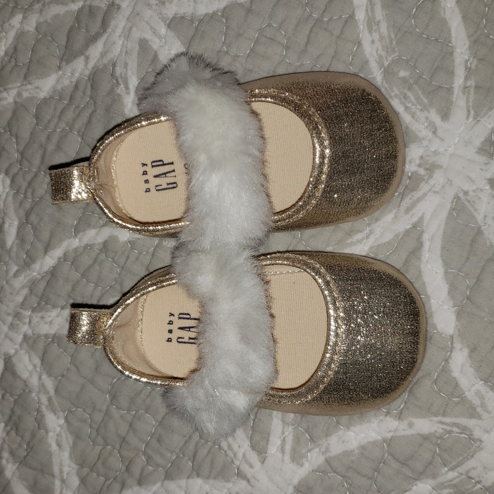 Baby gap shoes